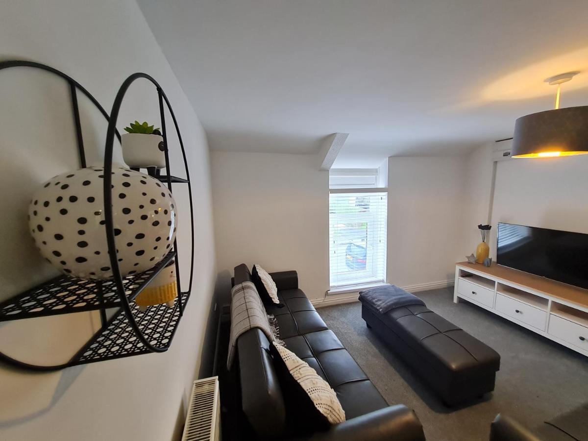 Perfect Location 3 Bed Serviced Apartment With Bike Storage For Bpw. Close To Brecon Beacons Merthyr Tydfil Eksteriør billede